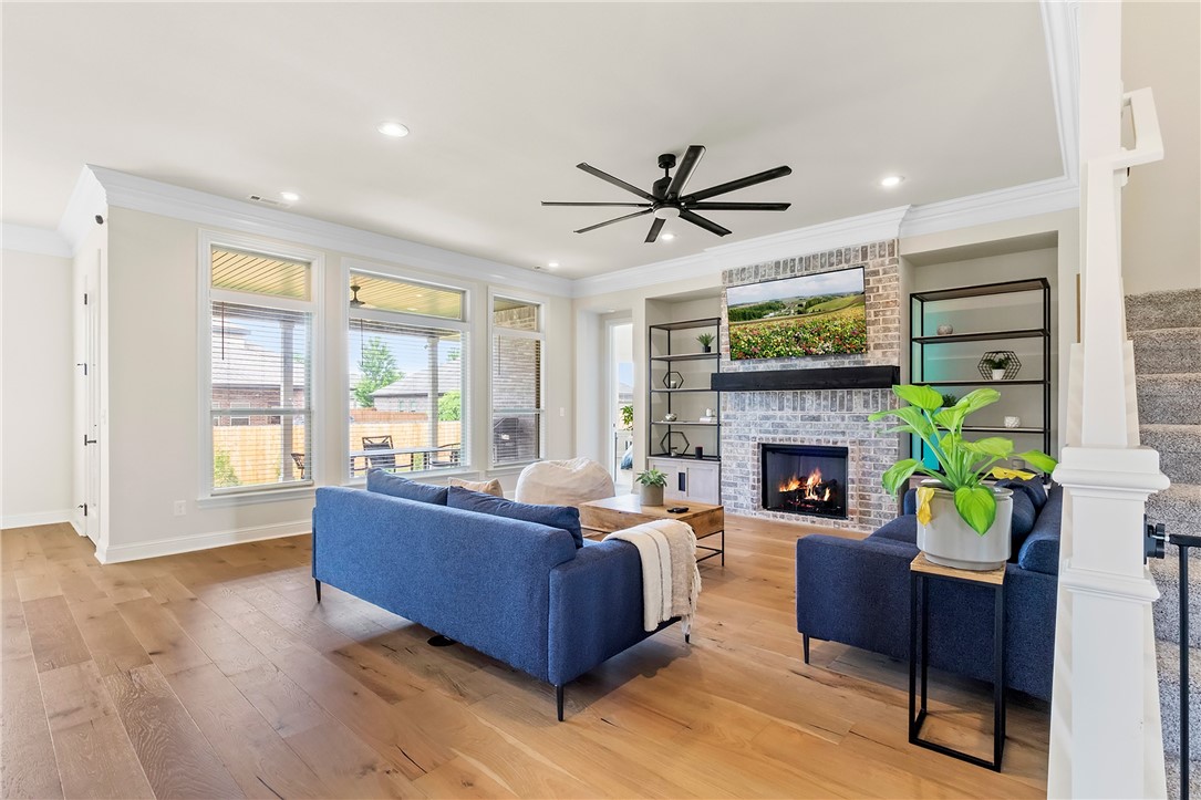 SAVANNAH ESTATES-ROGERS - Residential Lease