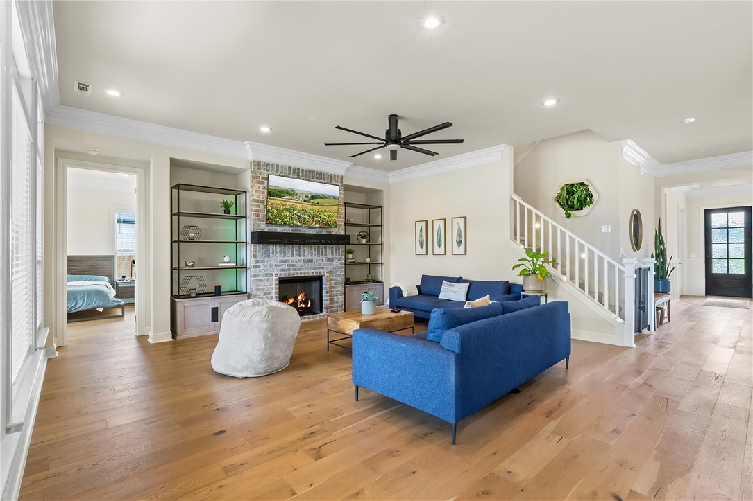 SAVANNAH ESTATES-ROGERS - Residential Lease