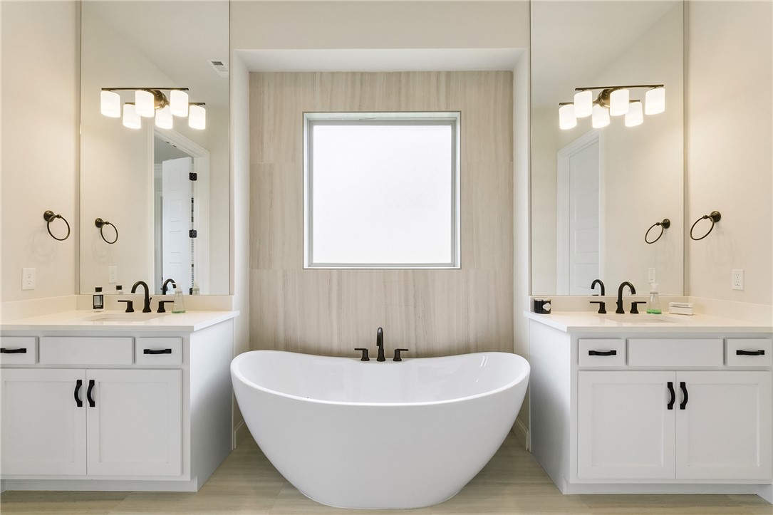 SAVANNAH ESTATES-ROGERS - Residential Lease