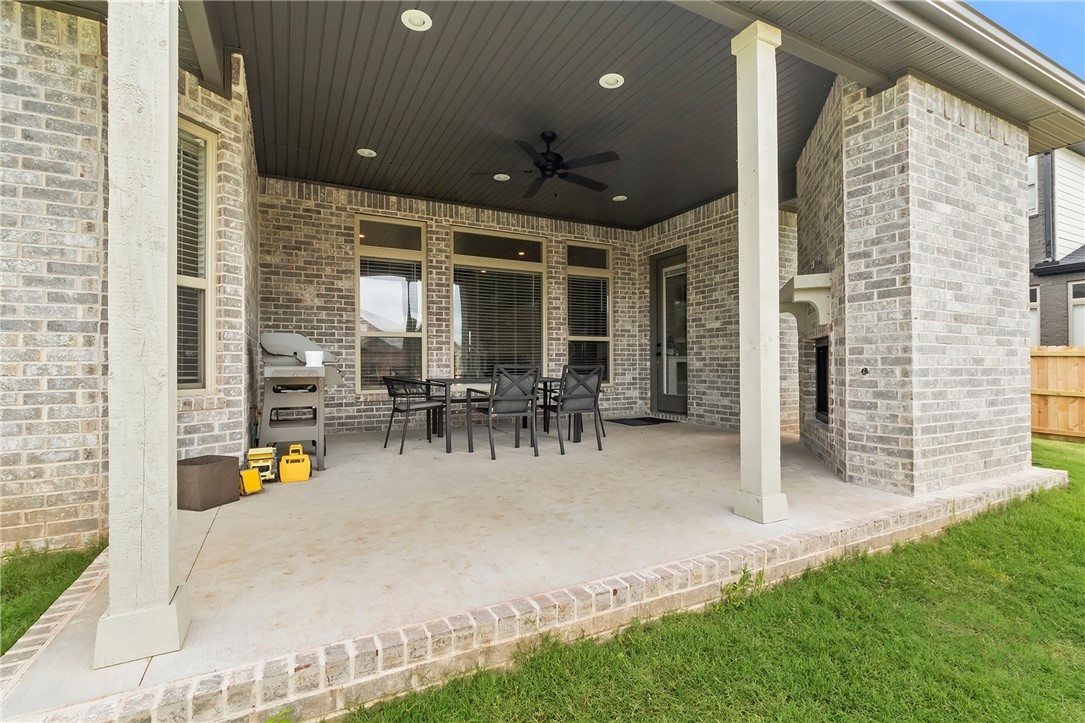SAVANNAH ESTATES-ROGERS - Residential Lease