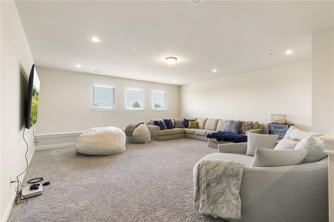 SAVANNAH ESTATES-ROGERS - Residential Lease