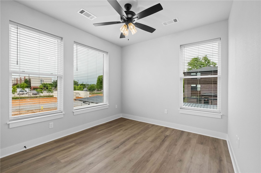 MEDLIN MEADOWS SUB PH 2-BENTONVILLE - Residential