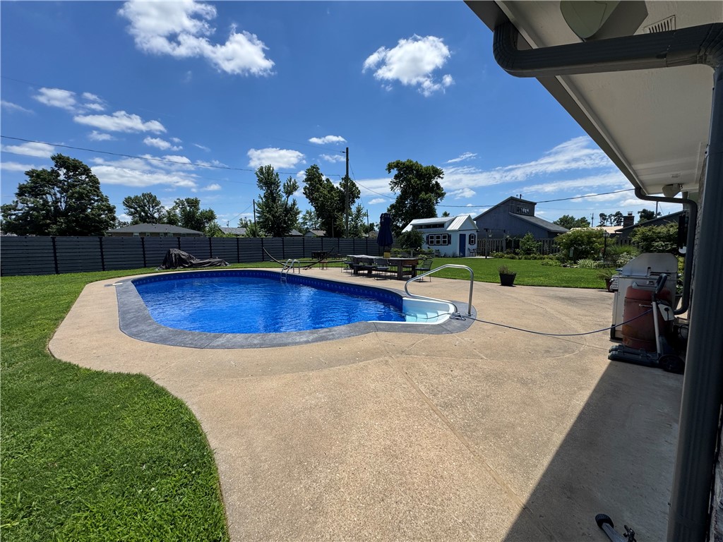 Rosewood Add Rogers - Residential Lease