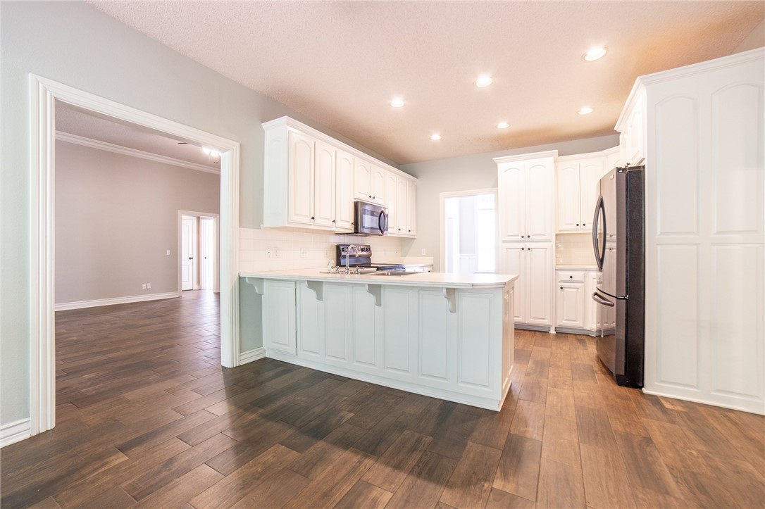 Twin Lakes Estate Rogers - Residential