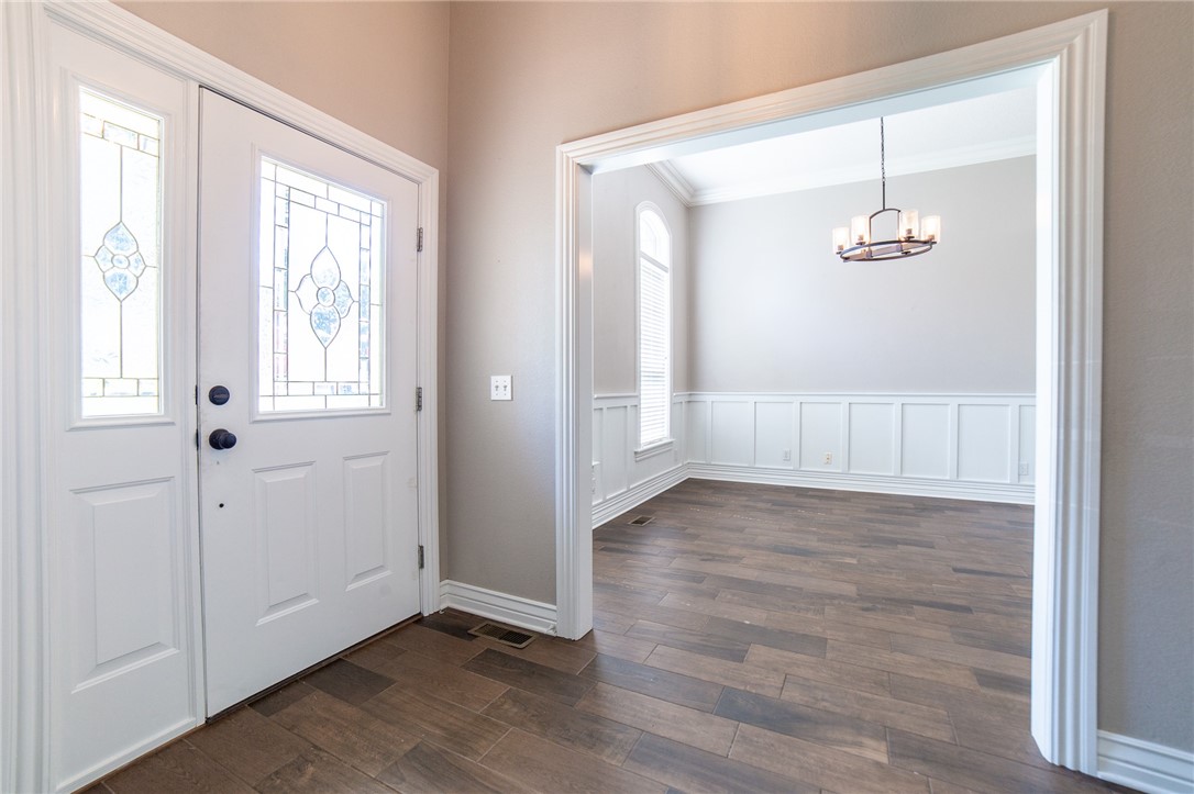 Twin Lakes Estate Rogers - Residential