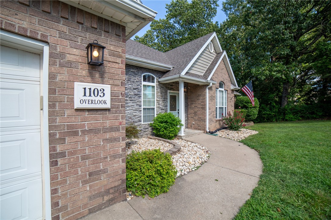 Twin Lakes Estate Rogers - Residential