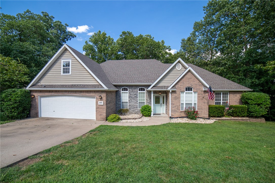 Twin Lakes Estate Rogers - Residential