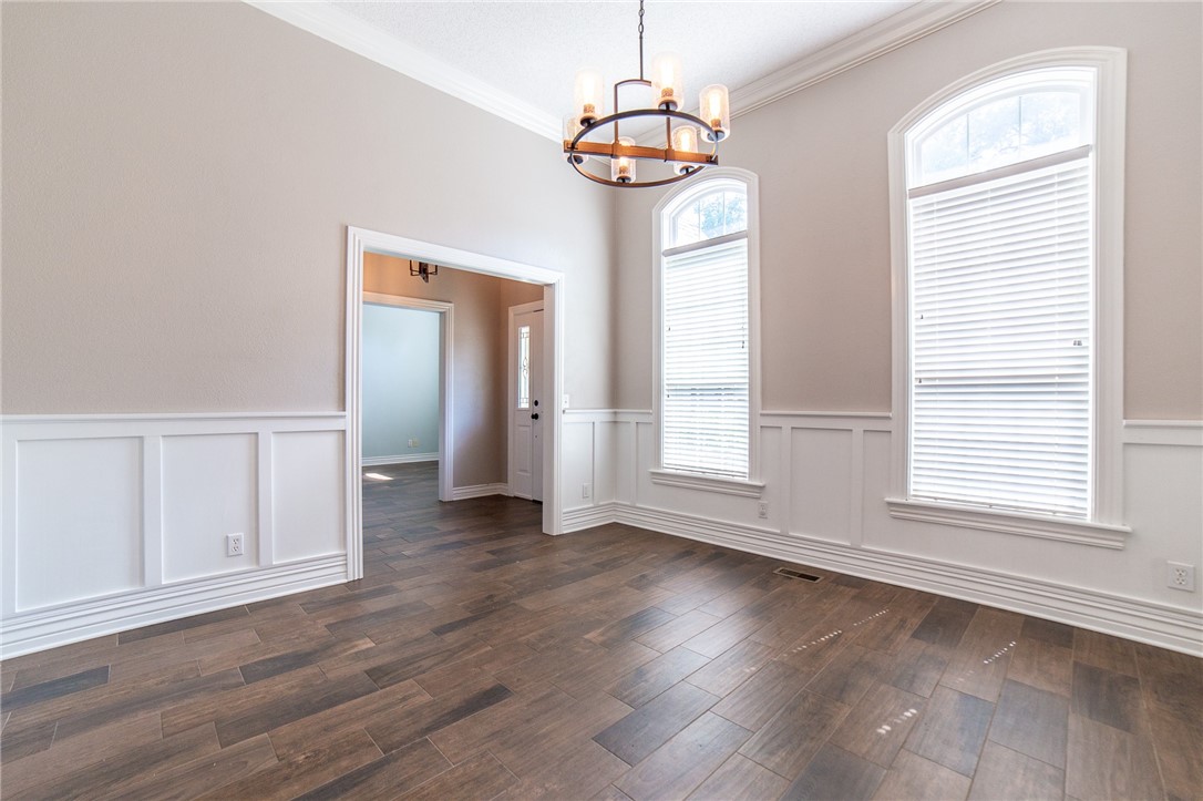 Twin Lakes Estate Rogers - Residential