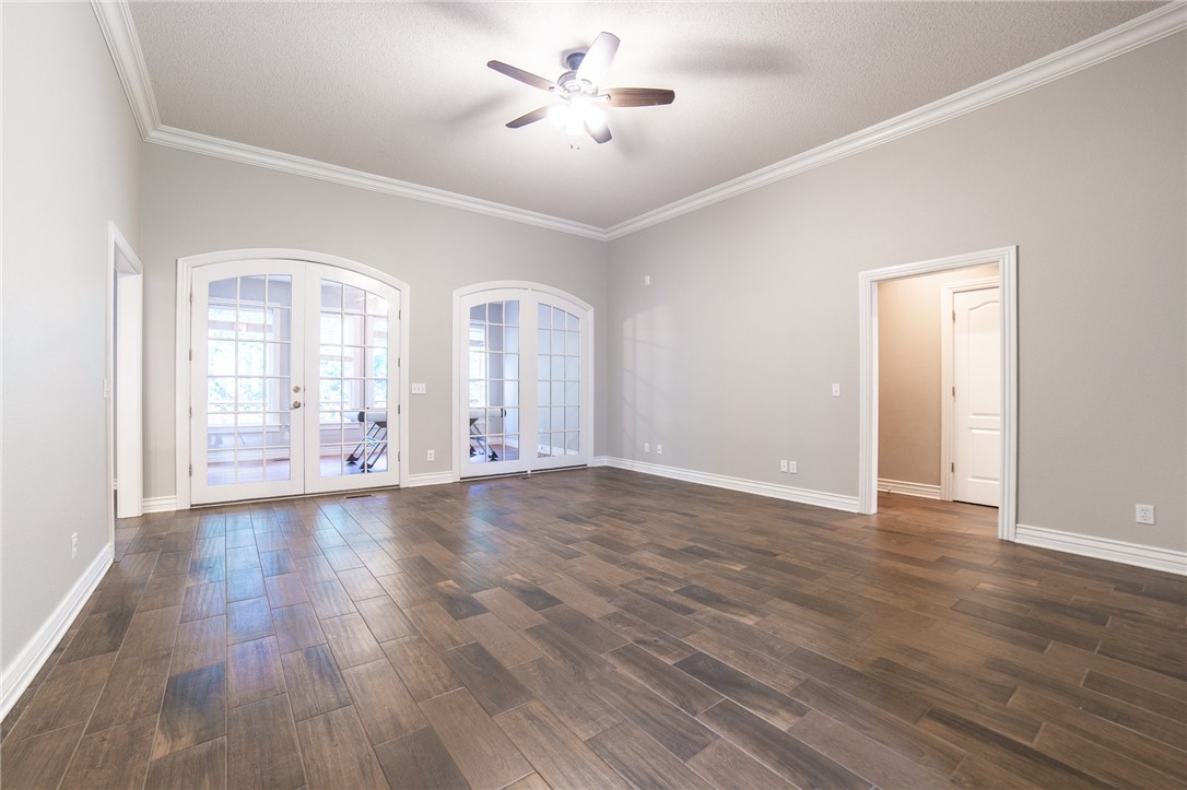 Twin Lakes Estate Rogers - Residential