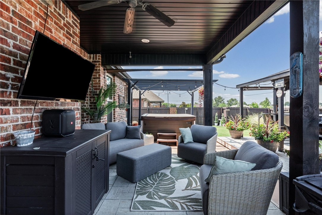 Lexington Sub Rogers - Residential