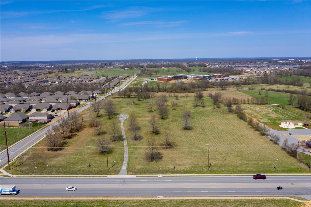 11-19-31-BENTONVILLE - Land