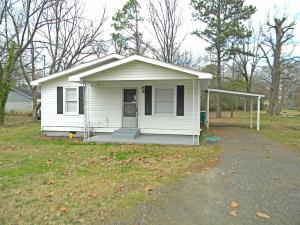 Come see this super cute 2 bedroom home in Russellville. Recent updates include new flooring, tiled bathtub, and fresh paint. Make your appointment today!
