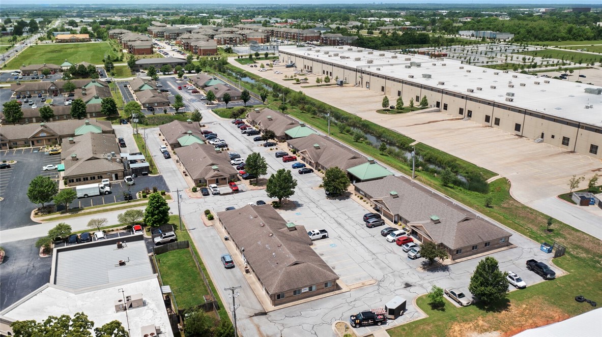 Oak Trace 2 - Commercial Lease