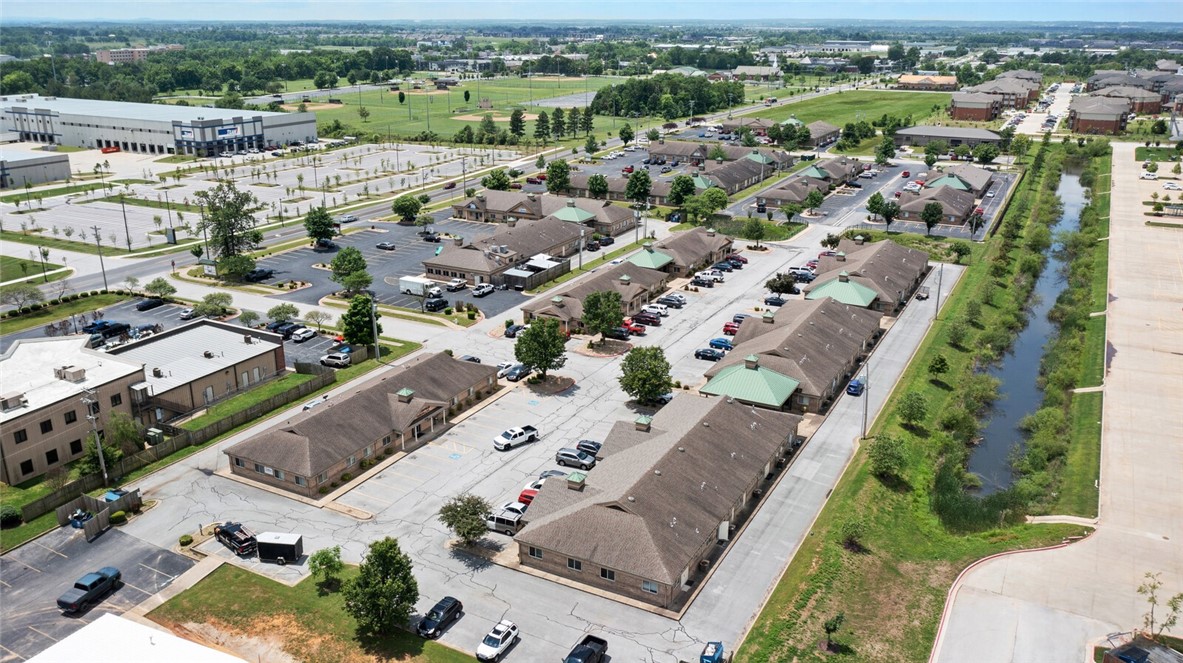 Oak Trace 2 - Commercial Lease