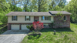 Wonderful and spacious home in a park like subdivision just outside of Harrison city limits. This 4 bed, 3 1/2 bath home sits on a large 2 ac lot with beautiful mature shade trees, has a sprawling master suite, private patio, lots of space for family or guests and is only a few minutes from all of the conveniences of town.