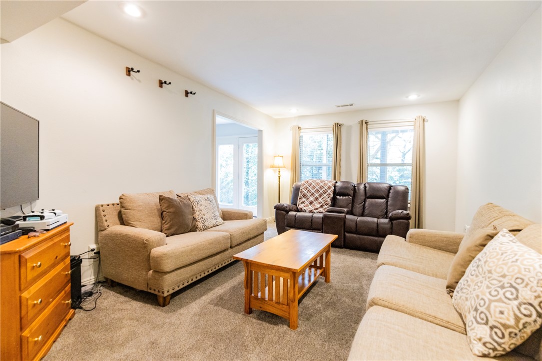LOT 1 OF FOX RUN ADD REPLAT - Residential