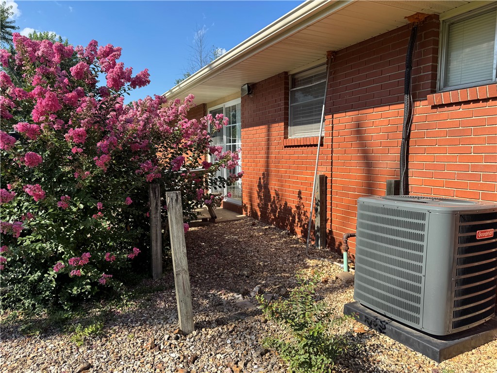 Crescent Heights Add Rogers - Residential