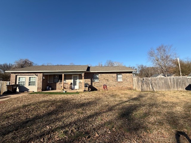 Welcome home to this 3 bedroom, 1 bath property offering 1427 square feet of comfortable living space in an established area of Russellville. Conveniently located just minutes from the interstate, you will enjoy quick access to shopping dining, schools and everyday amenities.
In addition to the 3 bedrooms, this home features a bonus room that can easily serve as a playroom, home office, second living area or potential 4th bedroom.  Call today for your showing and don't miss out on this home.