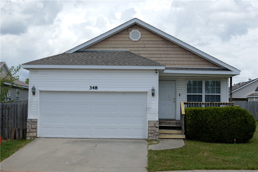 Welcome to a bright, move-in ready home on a quiet circle in the heart of Springdale. This charming 3-bedroom, 2-bath residence blends comfortable living, featuring an open, easy-flow floor plan perfect for everyday life and effortless entertaining. Inviting living area with abundant natural light and flexible furniture layout
kitchen has ample cabinet storage, and a convenient breakfast bar that opens to the dining area
Private primary suite with a well-appointed bath and generous closet space. Two additional bedrooms ideal for guests, or a home office. Dedicated laundry area and smart storage throughout. Fully fenced, private backyard with room to play, garden, or gather. Patio space ready for grilling and relaxing


Tucked inside an established neighborhood near schools, parks, shopping, and dining
Easy access to major routes for quick commutes across Northwest Arkansas. This is the Springdale home that checks all the boxes—style, comfort, and convenience.