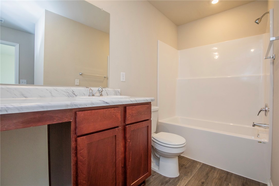WALNUT HILL SUB PH IV-PEA RIDGE - Residential Lease