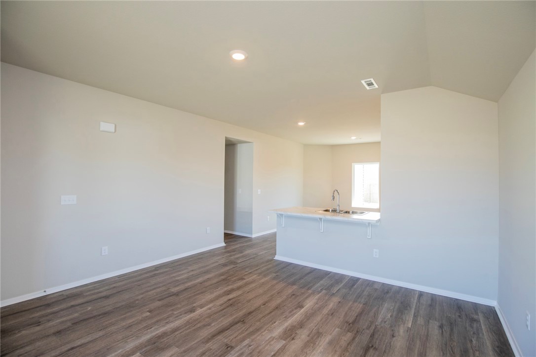 WALNUT HILL SUB PH IV-PEA RIDGE - Residential Lease