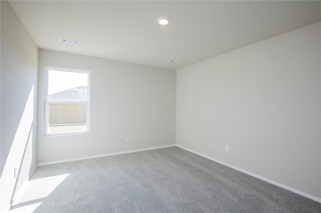 WALNUT HILL SUB PH IV-PEA RIDGE - Residential Lease