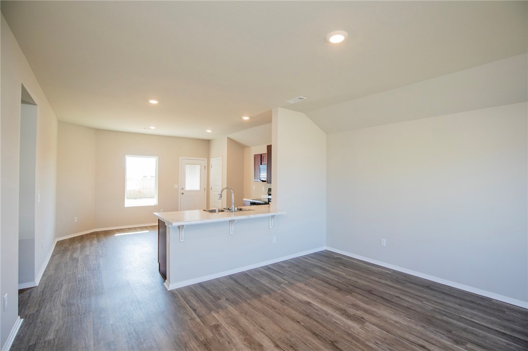 WALNUT HILL SUB PH IV-PEA RIDGE - Residential Lease