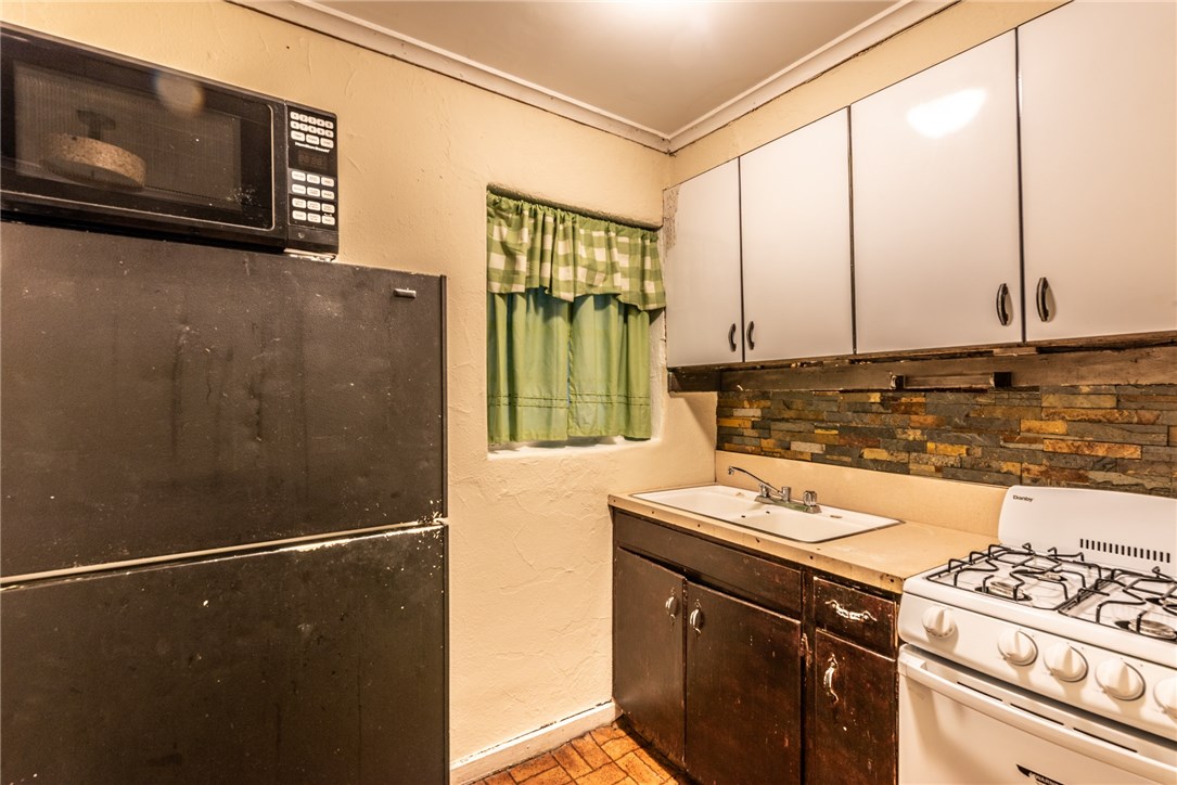 Reeds Sub - Residential Lease