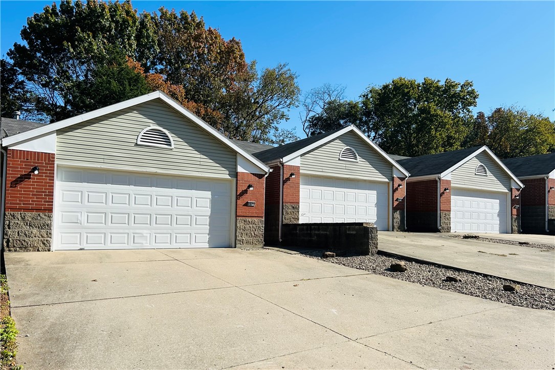 Beautifully renovated 3-bedroom, 2-bath condo in East Fayetteville, just steps from Gulley Park. Enjoy easy access to walking trails, restaurants, shopping, and the University of Arkansas, all within minutes of your front door.
Inside, you'll find updated finishes including luxury vinyl plank flooring, quartz countertops, stainless steel appliances, and a bright, modern interior. Located in a quiet, established community, residents enjoy access to a neighborhood park with walking trails, a community pool, and tennis courts. A renovation of the pool and tennis courts is already planned, adding even more value to this property.
Pets negotiable with approval. No smoking. Available immediately with a minimum 12-month lease. Once an application is approved, a security deposit is required to secure the condo. Application fees must be paid through a secure online portal; cash is not accepted. Photos shown are of the subject unit or similar units.