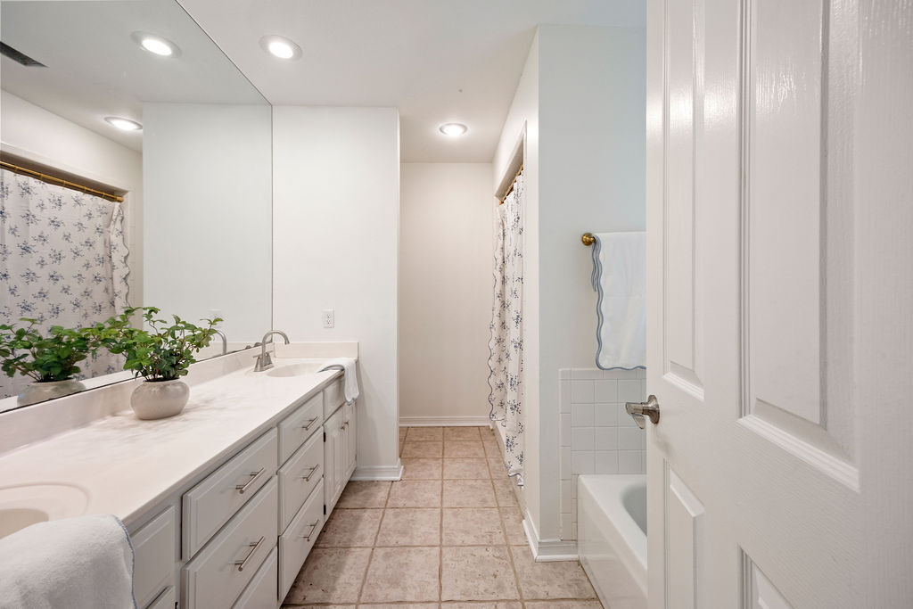 Royal Oaks Estates - Residential