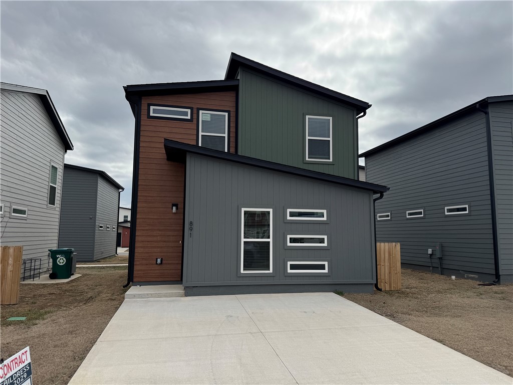 FEATHERSTON VILLAGE - Residential Lease