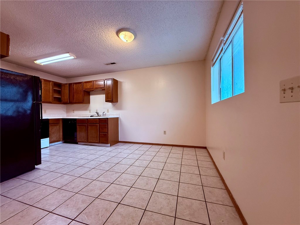 city - Residential Lease