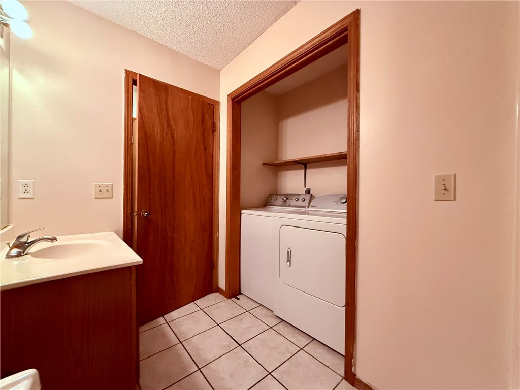 city - Residential Lease