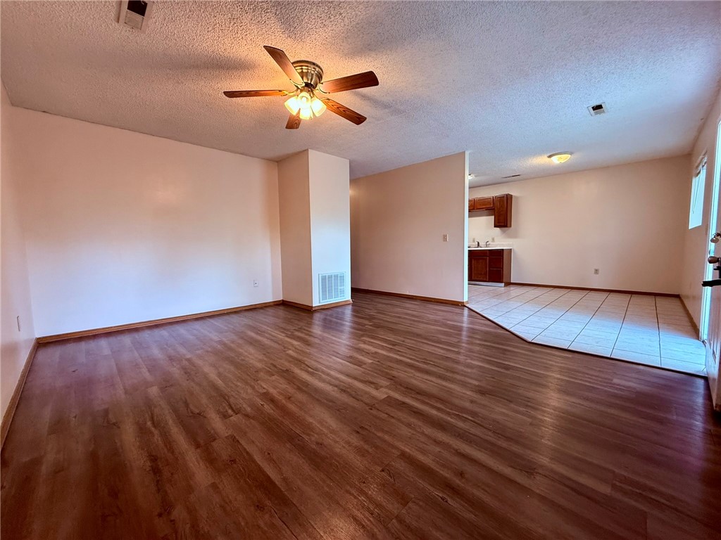city - Residential Lease