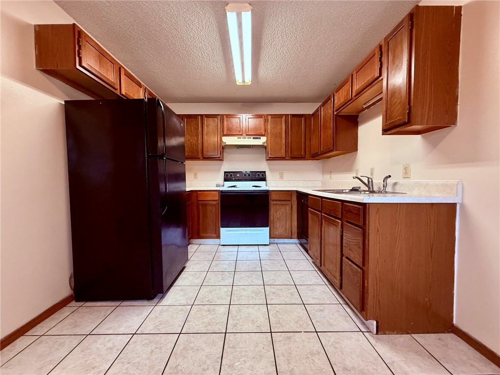 city - Residential Lease