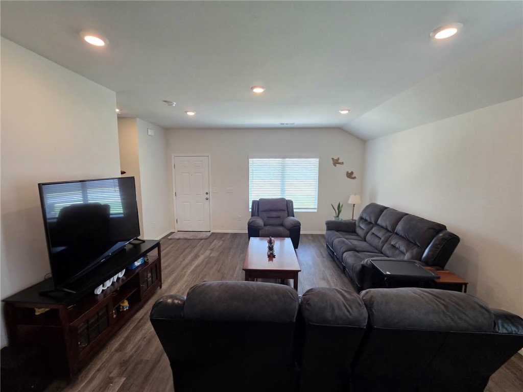 COTTAGES AT CLEAR CREEK - PHASE I - Residential