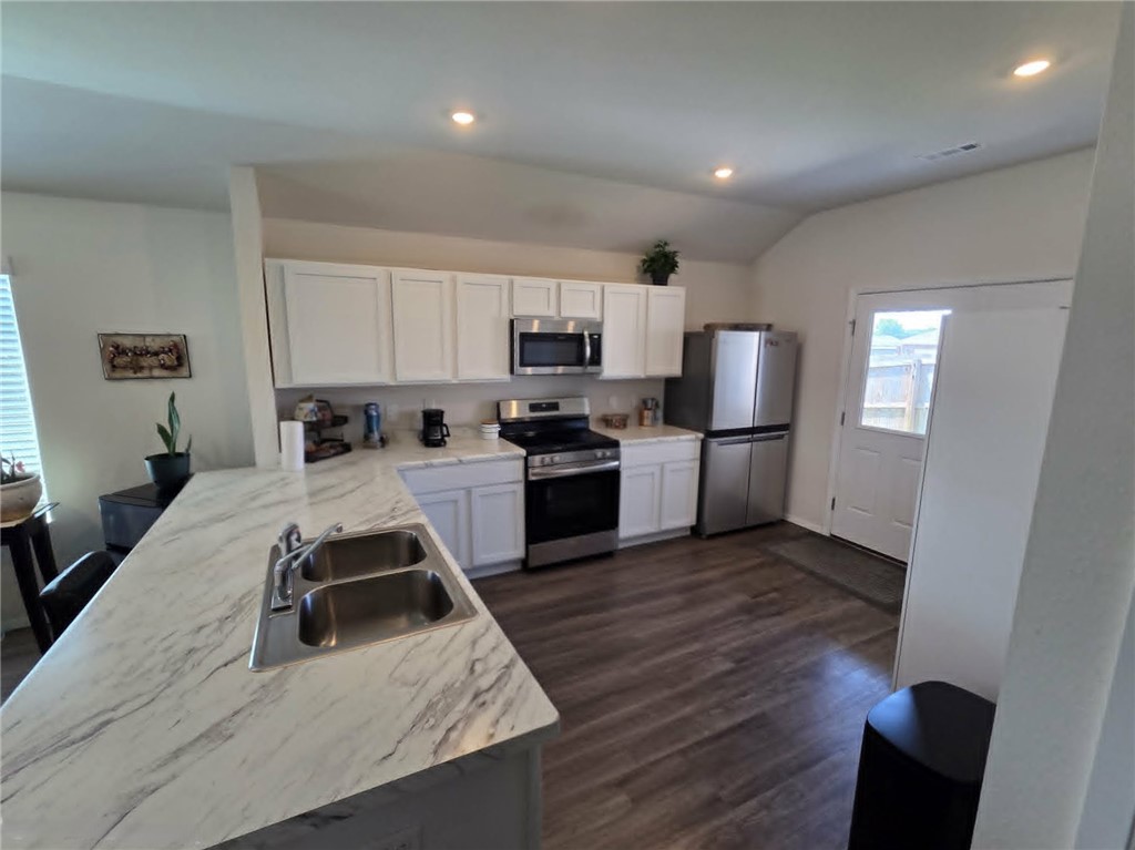 COTTAGES AT CLEAR CREEK - PHASE I - Residential