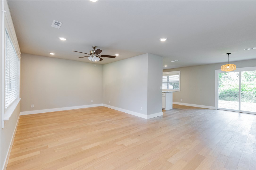 16-18-33-GENTRY - Residential
