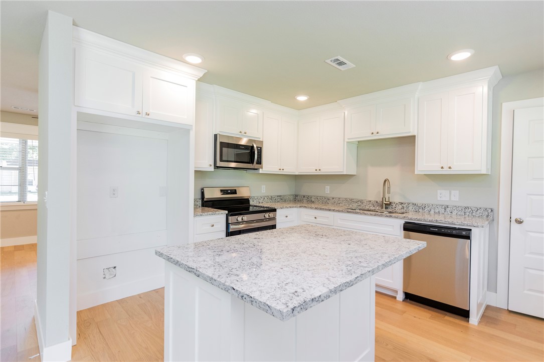 16-18-33-GENTRY - Residential