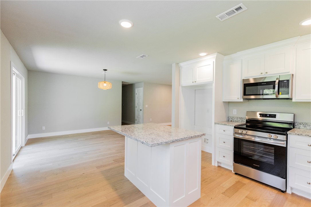 16-18-33-GENTRY - Residential