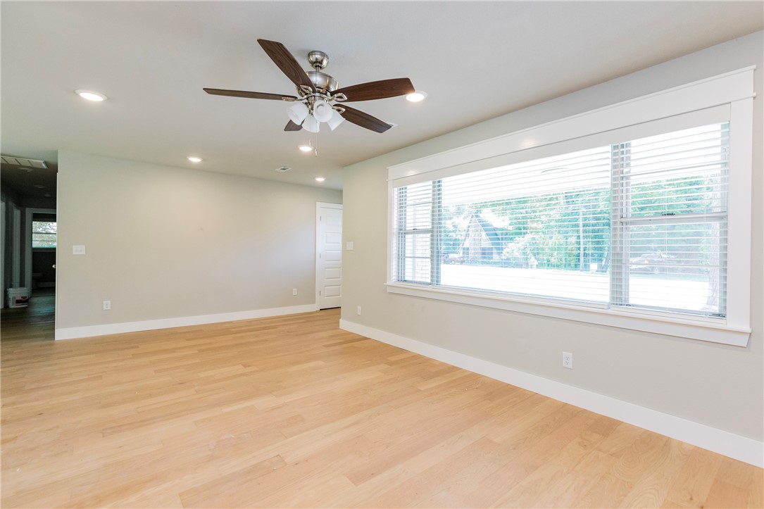 16-18-33-GENTRY - Residential