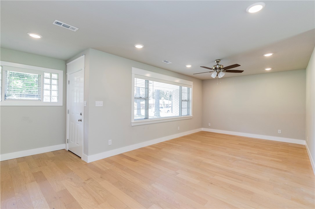 16-18-33-GENTRY - Residential