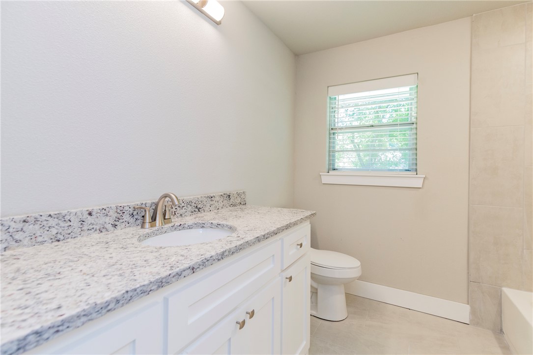 16-18-33-GENTRY - Residential