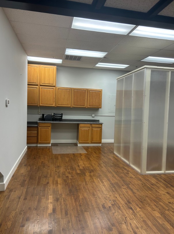 Opportunity for a commercial space in the heart of downtown Siloam Springs.  Multiple spaces available and the opportunity to combine spaces is available.  Water/Sewer/Trash/Electric included, tenant responsible for phone and internet.  Please contact Brian White at Elevation Real Estate to set up a showing.