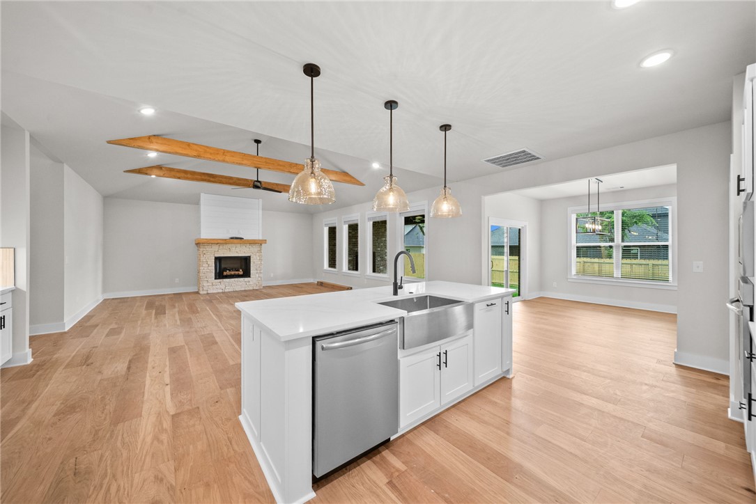 DIAMOND ESTATES PH V-CENTERTON - Residential