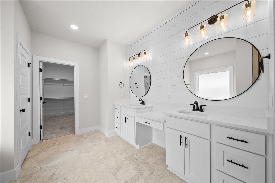 DIAMOND ESTATES PH V-CENTERTON - Residential