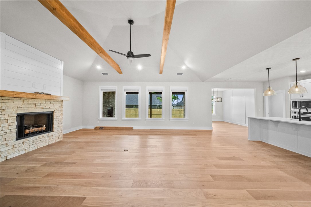 DIAMOND ESTATES PH V-CENTERTON - Residential