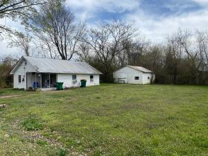 Investors dream! This house is located just minutes from Arkansas Tech. It is also located within walking distance to the Russellville downtown area!