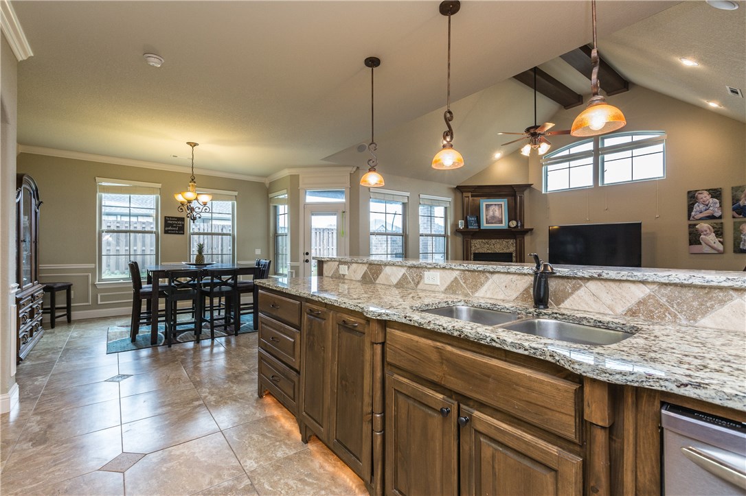 Cross Creek Ph 3 Rogers - Residential Lease