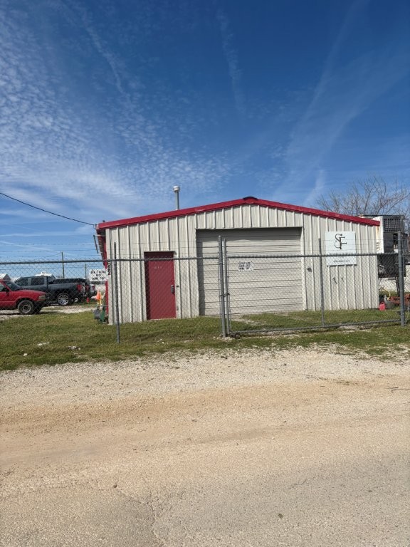 Located in the heart of downtown Rogers, this prime commercial property offers a rare opportunity to own approximately 1/3 acre in one of Northwest Arkansas’s most dynamic and rapidly growing areas. Surrounded by established businesses, popular dining destinations, and vibrant local attractions, the property benefits from strong visibility and consistent traffic.